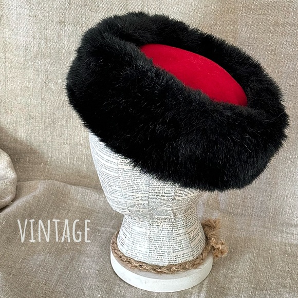 vintage 60s Lancaster pillbox hat red felt black faux fur - Picture 1 of 9